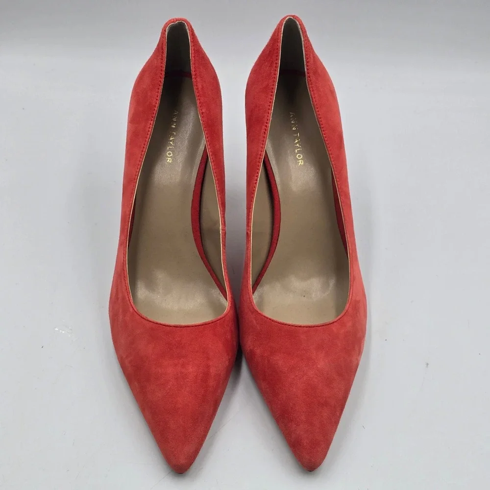 Ann Taylor Pumps Women 9M Suede Pointed Toe Red Stiletto Classic EUC Work Formal